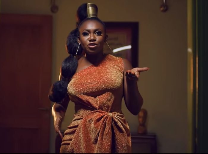 MUSIC: Niniola – A Christmas Love Song