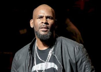R. Kelly taken off suicide watch in jail