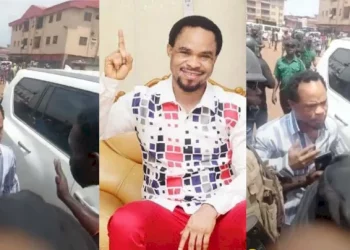 News: Heartbreaking moment as Prophet Odumeje Indaboski fights government workers over church demolition (video) 33 News: Heartbreaking moment as Prophet Odumeje Indaboski fights government workers over church demolition (video)