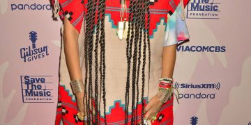 Ent.News: Erykah Badu Concert Disrupted By Fans Fighting, Video Shows Chaos In The Stands (Video) 1 Erykah Badu Concert Disrupted By Fans Fighting, Video Shows Chaos In The Stands (Video)