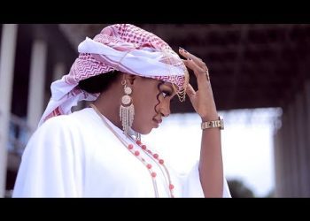 Momee Gombe Ft. Z Square Gombe Yarinya Mai Kyau Mp3 Download 