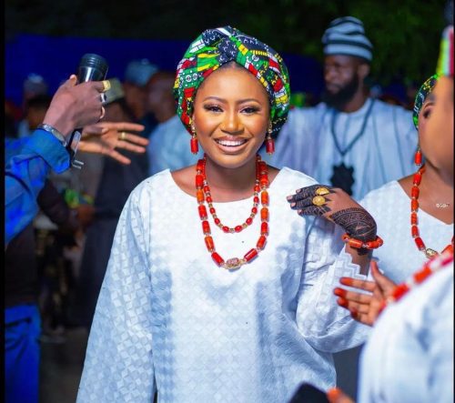 Momee Gombe Da Zance Nataho Mp3 Download