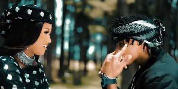 Momee Gombe ft. Kawu Dan Sarki Barde Mp4 Download