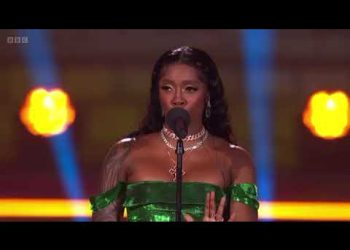 Tiwa Savage Performs At The Coronation Concert Singing “Keys to the Kingdom” Mp4 Download