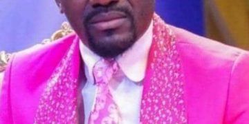 News: Widow receives N3m financial support from Apostle Johnson Suleman as late husbands left her and six children with nothing.