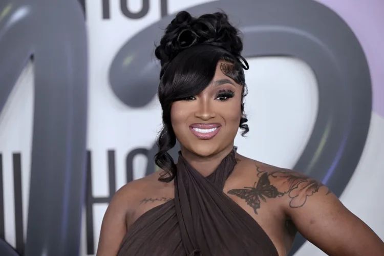 Ent.News: Erica Banks Twerks & Turns All The Way Up To Sexyy Red In Tulum