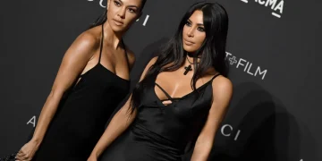 Ent.News: Kourtney Kardashian Celebrates Kim Kardashian’s Birthday By Reflecting On Their Fights