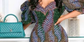 Fashion: 10 Sophisticated Short Ankara Gown Ideas for Fashionable Ladies (Photos) 1 Fashion: 10 Sophisticated Short Ankara Gown Ideas for Fashionable Ladies (Photos)