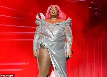 Ent.News: Singer Lizzo’s legal team blasts bombshell lawsuit filed by three of her former dancers