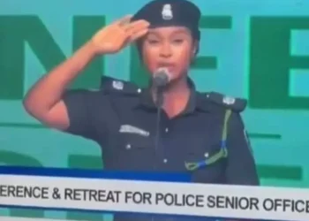 News: Policewoman goes viral over inability to correctly recite the National Anthem (video)