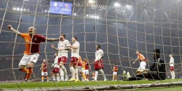 Heartbreaking footage emerges of Andre Onana after United draw